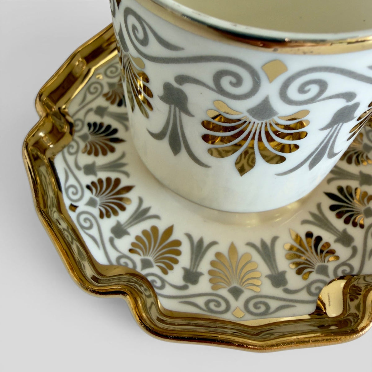 Luxury Turkish Coffee Cup Set for 6 – White Porcelain with Gold Accents & Matching Saucers